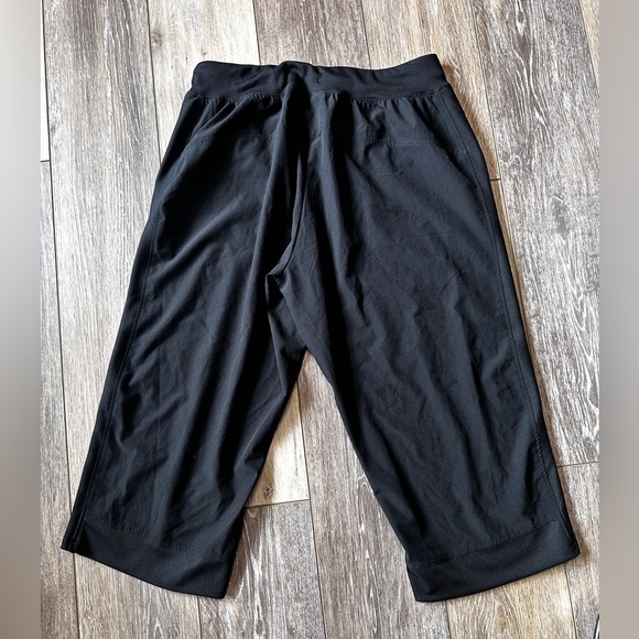 🛍️bcg black Capri Size Small stretch comfortable, drawstring - Picture 3 of 7